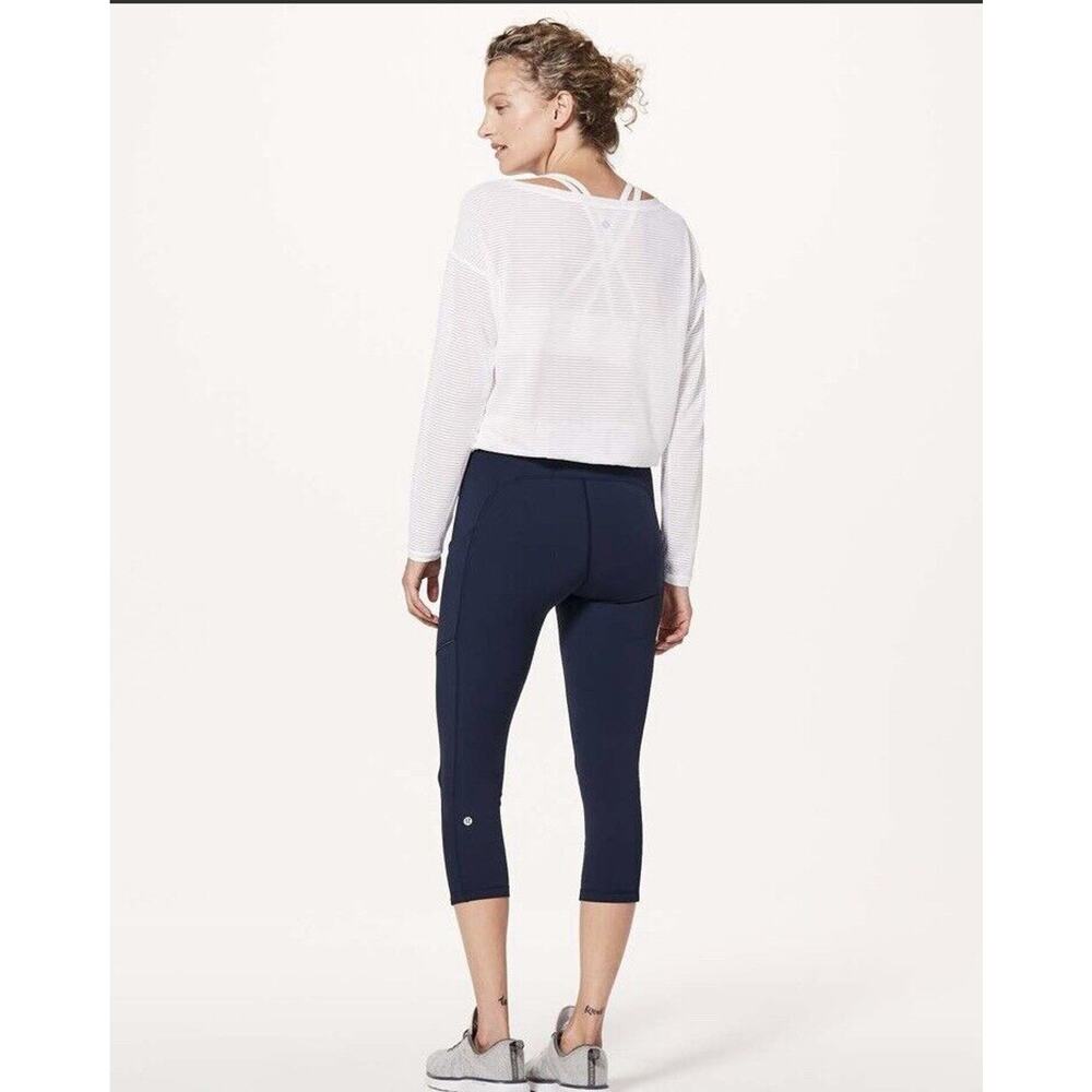 Lululemon Size 4 Speed Up Crop 21" Leggings Midnight Navy - Picture 3 of 10